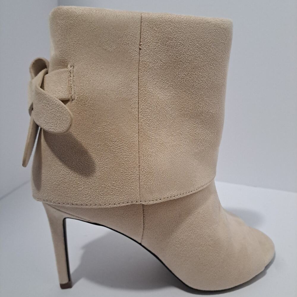 Chelsea Moreland Heels - Picture 6 of 8